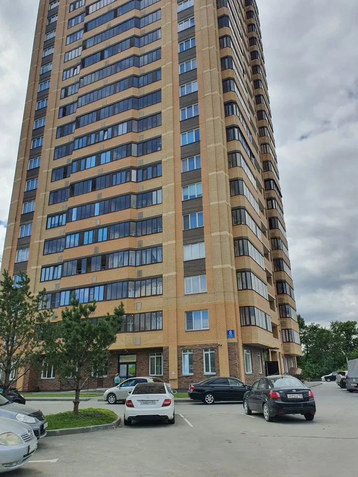 1-комнатная квартира в аренду, пл. Райсовета, 8 — 33 000 ₽/мес