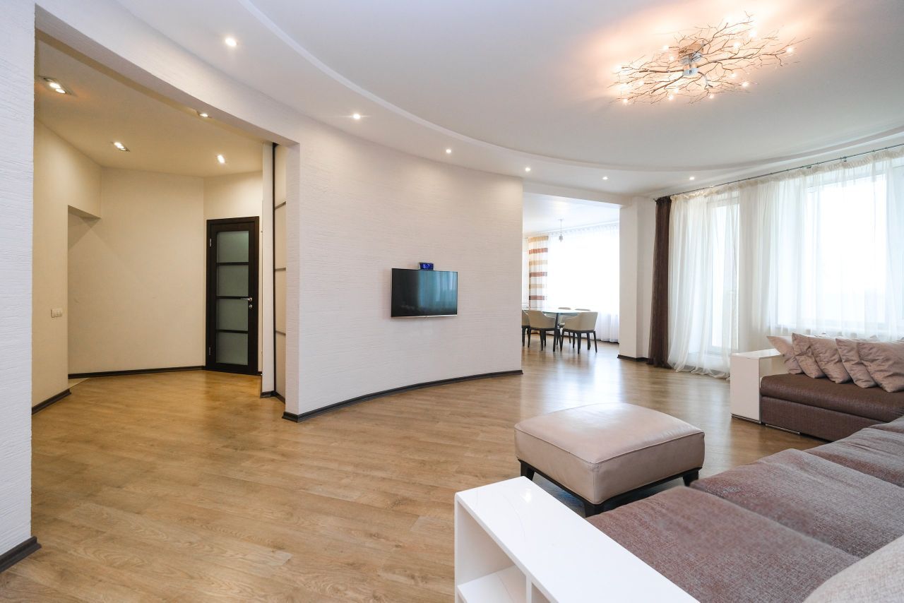 3-комнатная квартира в аренду, Ядринцевская ул. 18 — 110 000 ₽/мес
